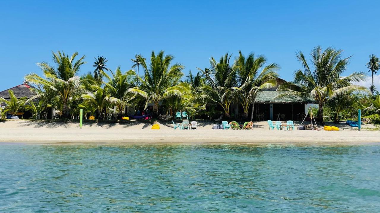Footprints Beach Resort Agpudlos エクステリア 写真