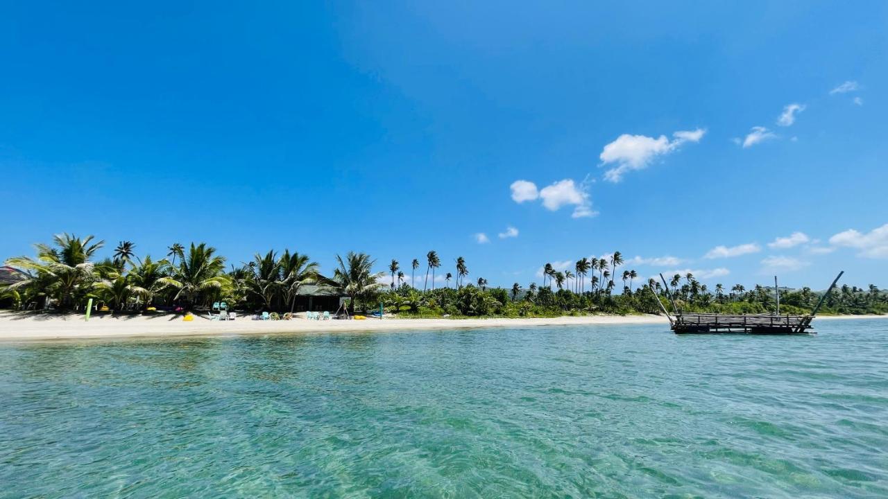 Footprints Beach Resort Agpudlos エクステリア 写真