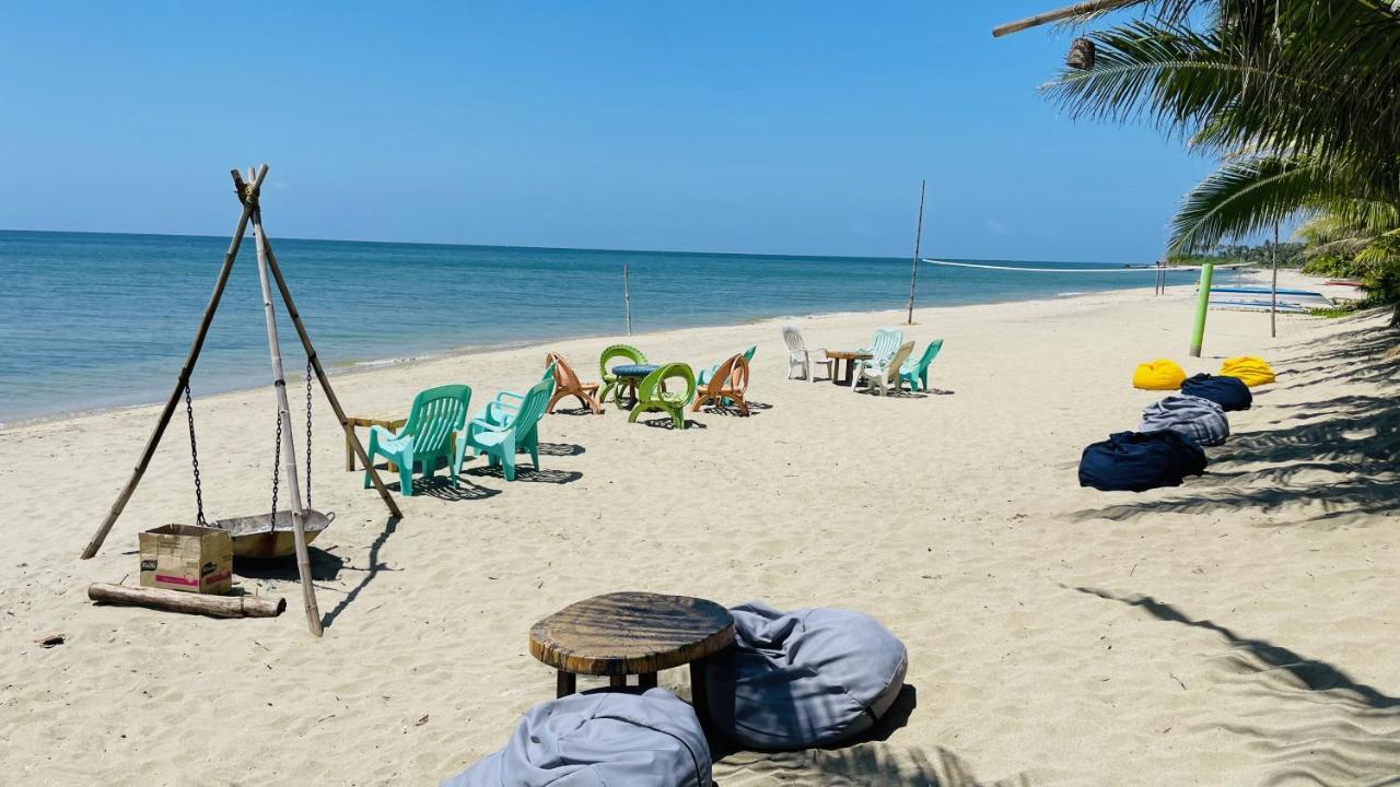 Footprints Beach Resort Agpudlos エクステリア 写真