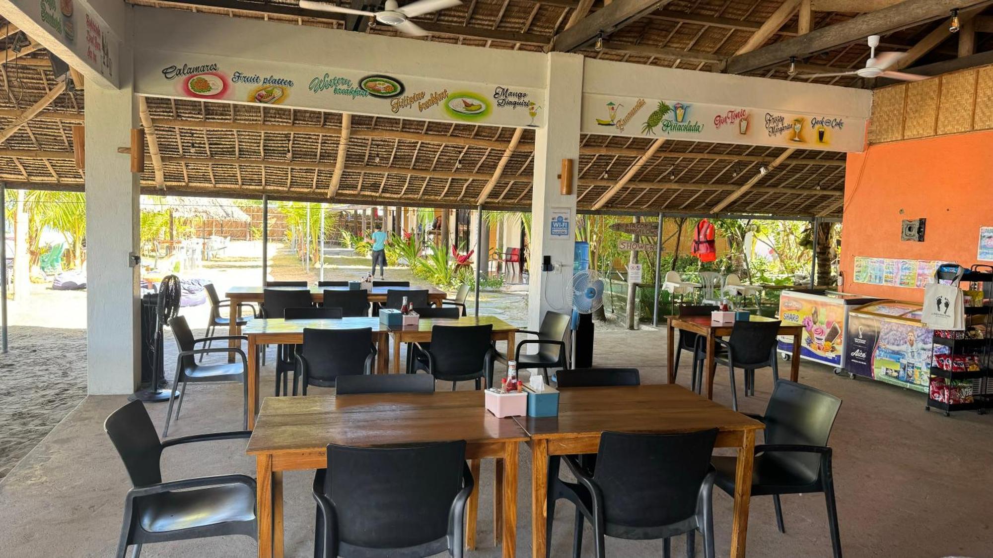Footprints Beach Resort Agpudlos エクステリア 写真