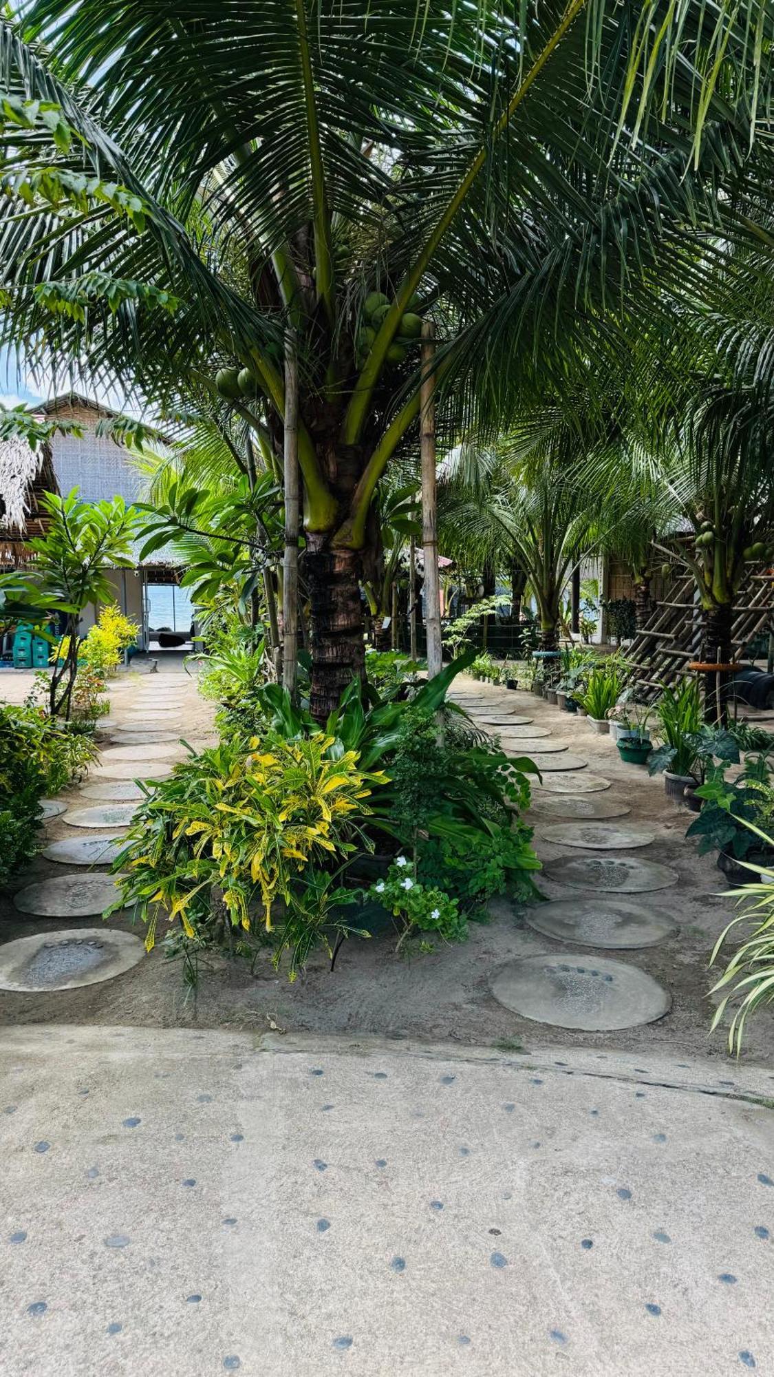 Footprints Beach Resort Agpudlos エクステリア 写真