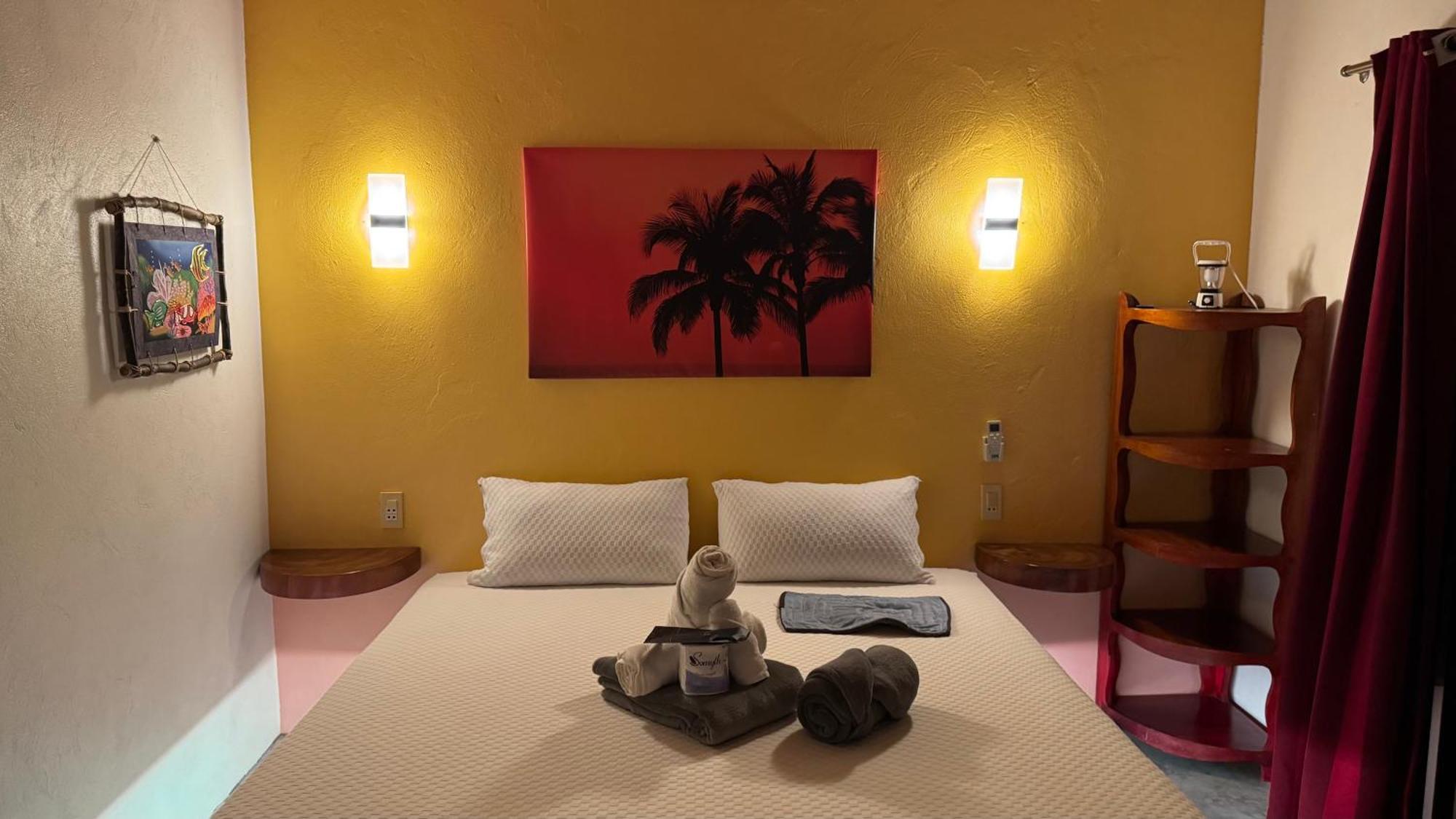 Footprints Beach Resort Agpudlos エクステリア 写真