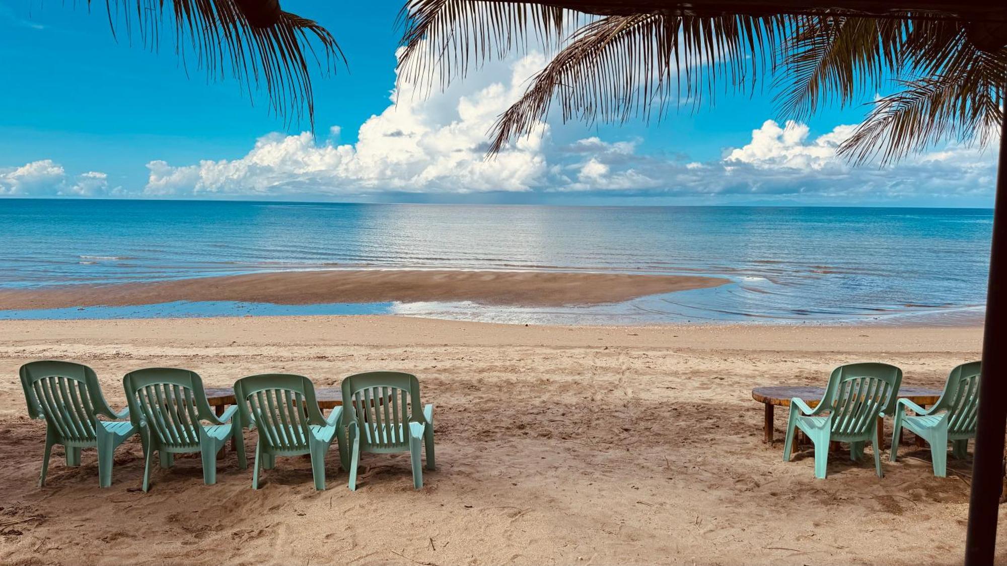 Footprints Beach Resort Agpudlos エクステリア 写真