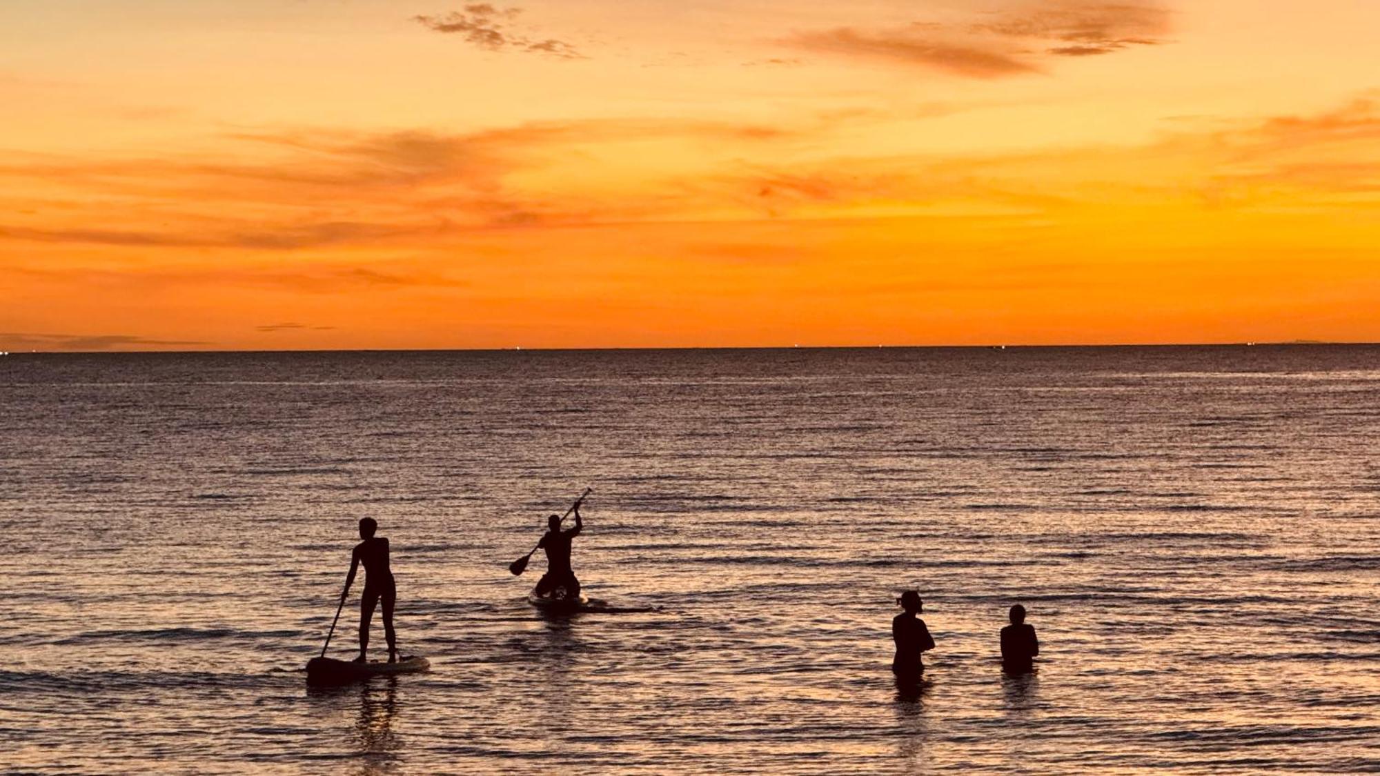 Footprints Beach Resort Agpudlos エクステリア 写真