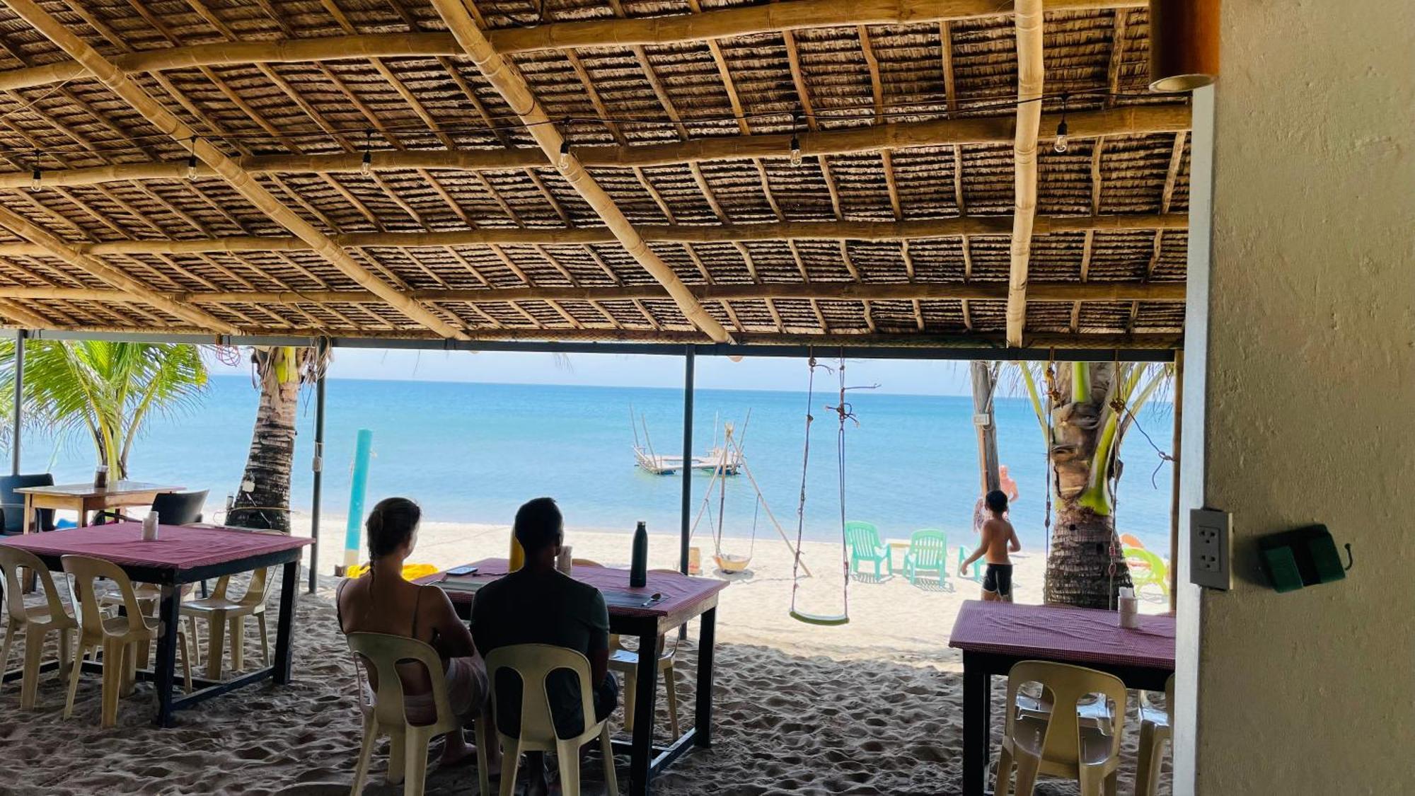Footprints Beach Resort Agpudlos エクステリア 写真