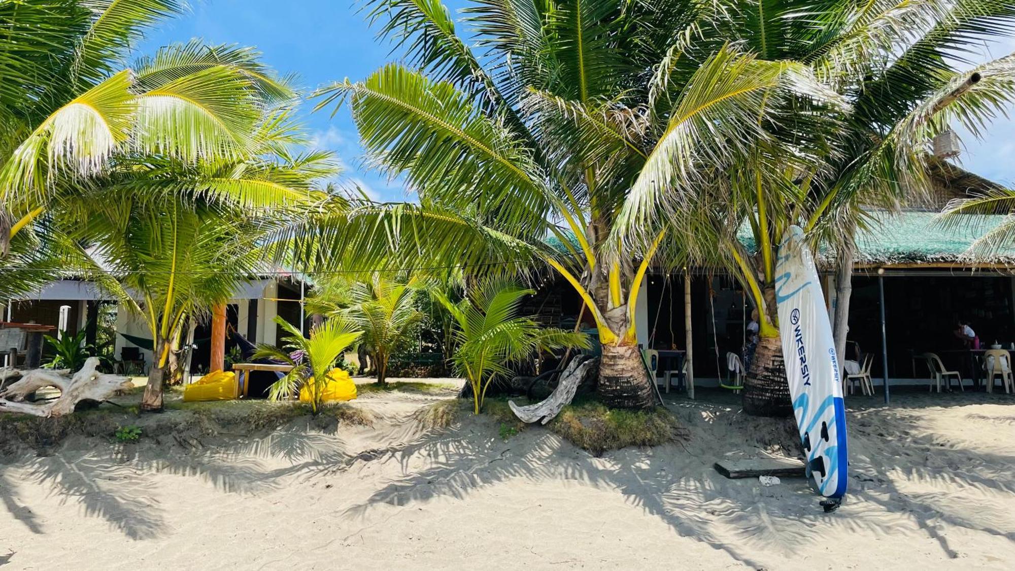 Footprints Beach Resort Agpudlos エクステリア 写真