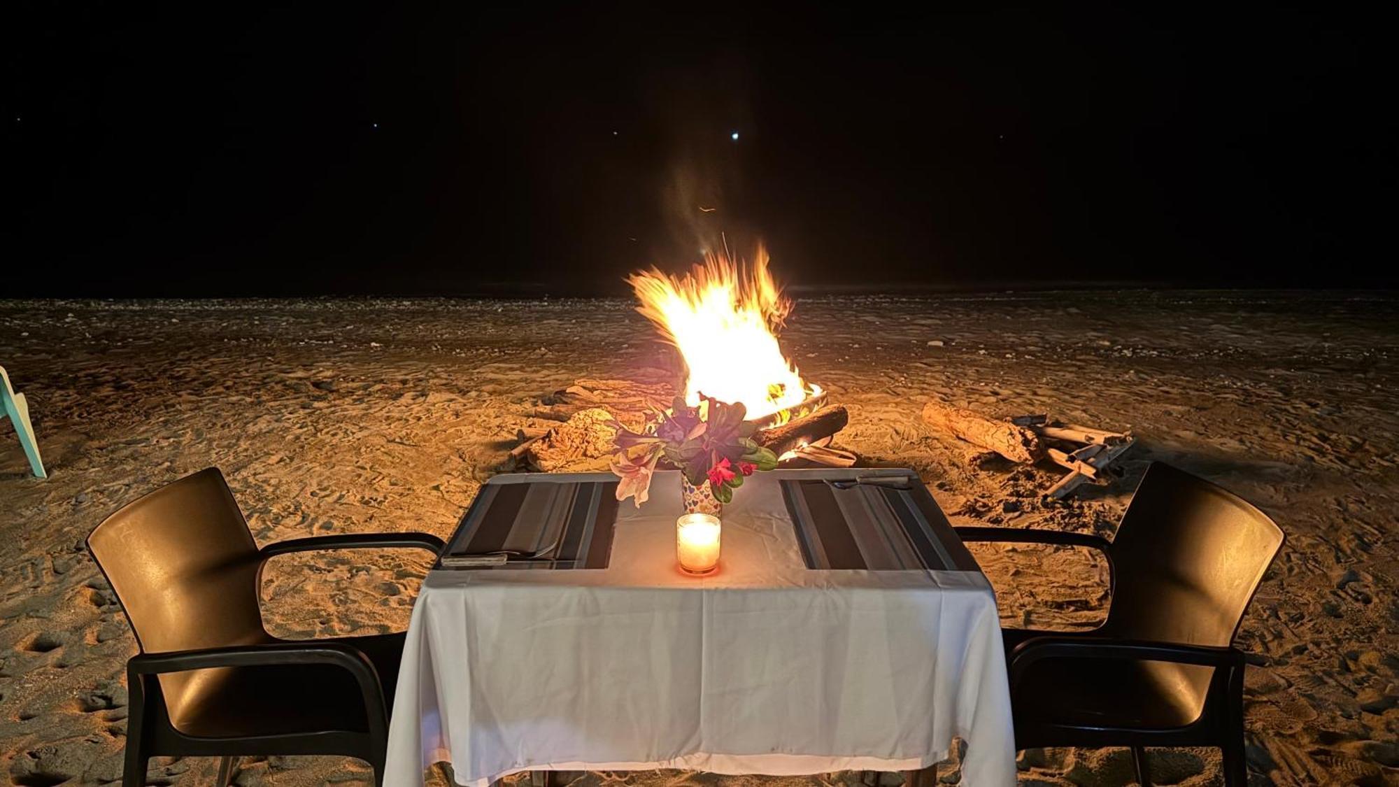 Footprints Beach Resort Agpudlos エクステリア 写真