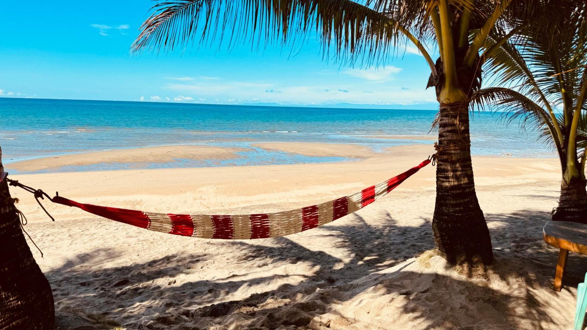 Footprints Beach Resort Agpudlos エクステリア 写真
