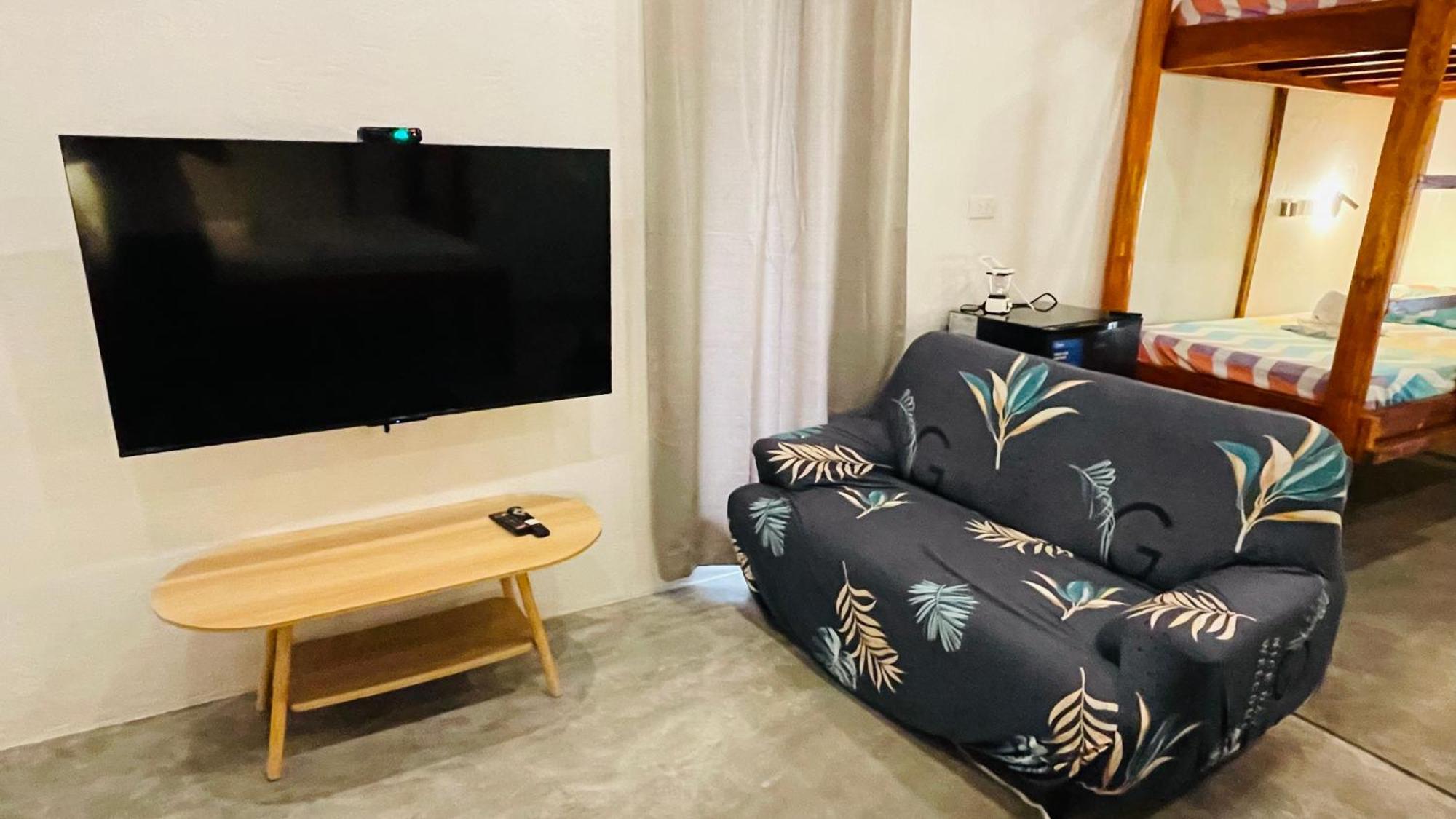 Footprints Beach Resort Agpudlos エクステリア 写真
