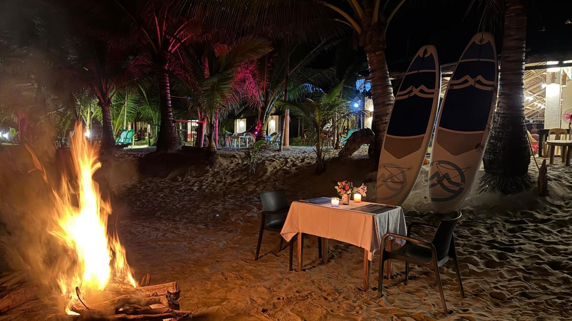 Footprints Beach Resort Agpudlos エクステリア 写真