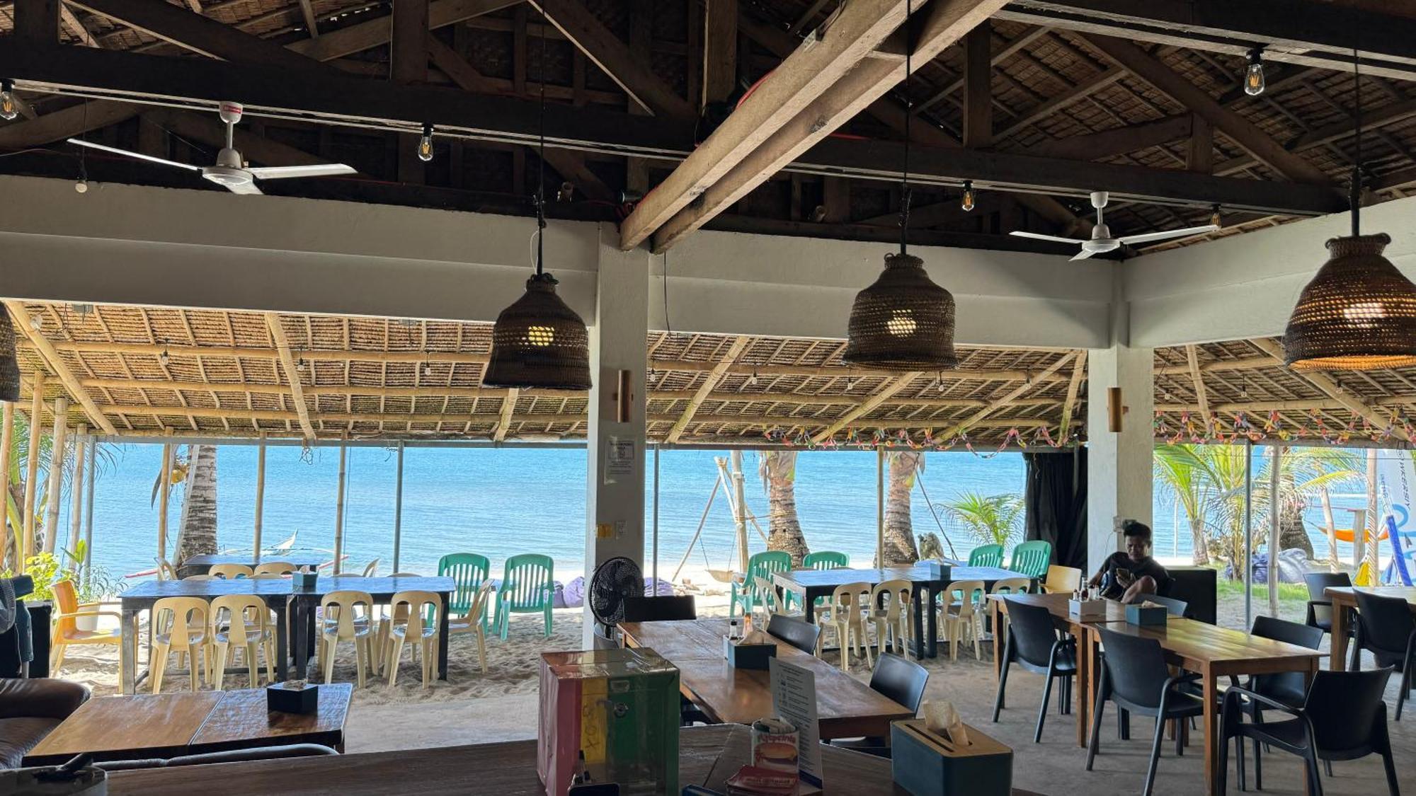 Footprints Beach Resort Agpudlos エクステリア 写真