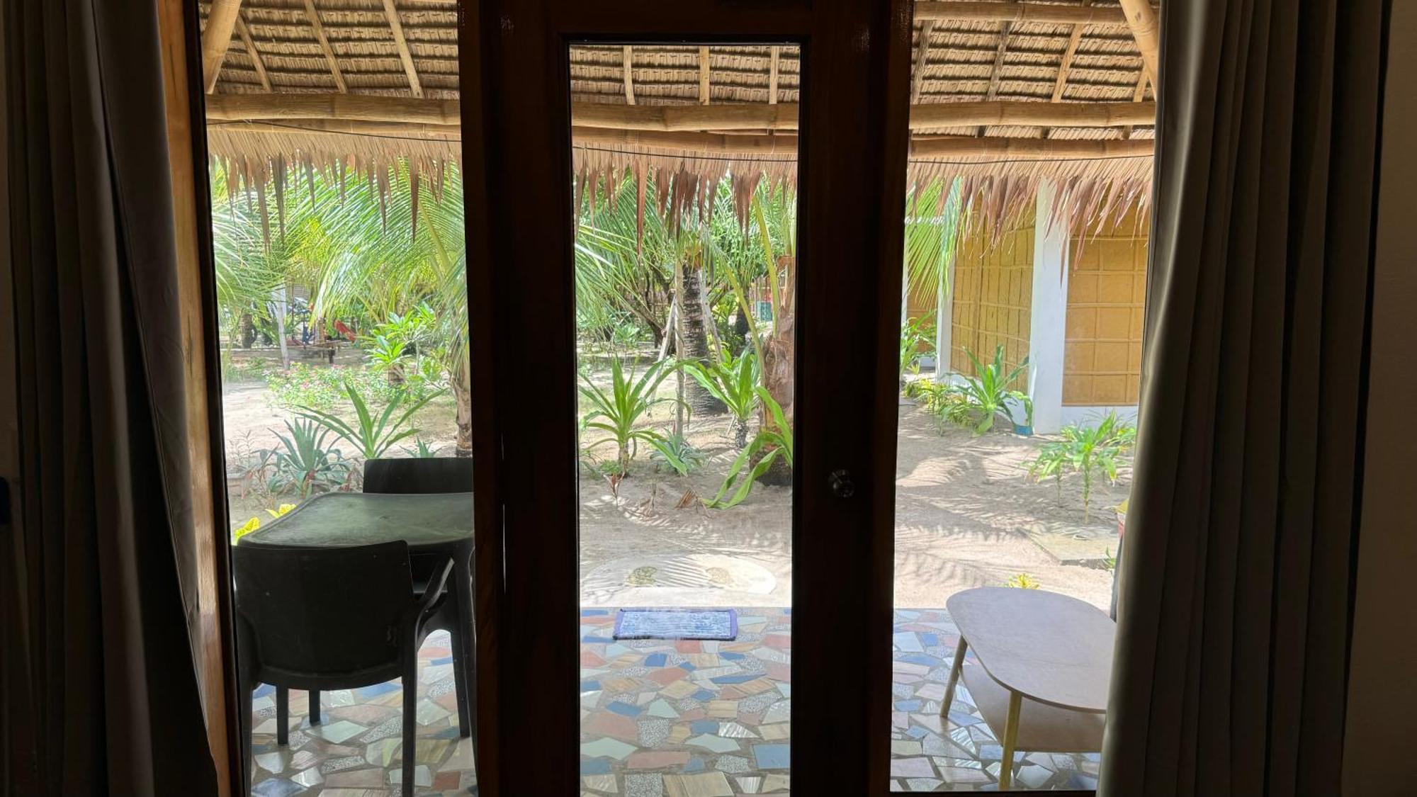 Footprints Beach Resort Agpudlos エクステリア 写真